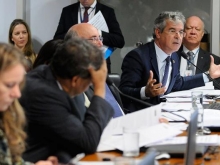 SENADO DEBATE COBRAN�A DE BAGAGEM DURANTE AUDI�NCIA PROPOSTA POR JORGE VIANA