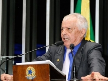 SENADOR ELBER COMEMORA APROVA��O DE PROJETO QUE GARANTE REEMBOLSO DE BILHETES A�REOS